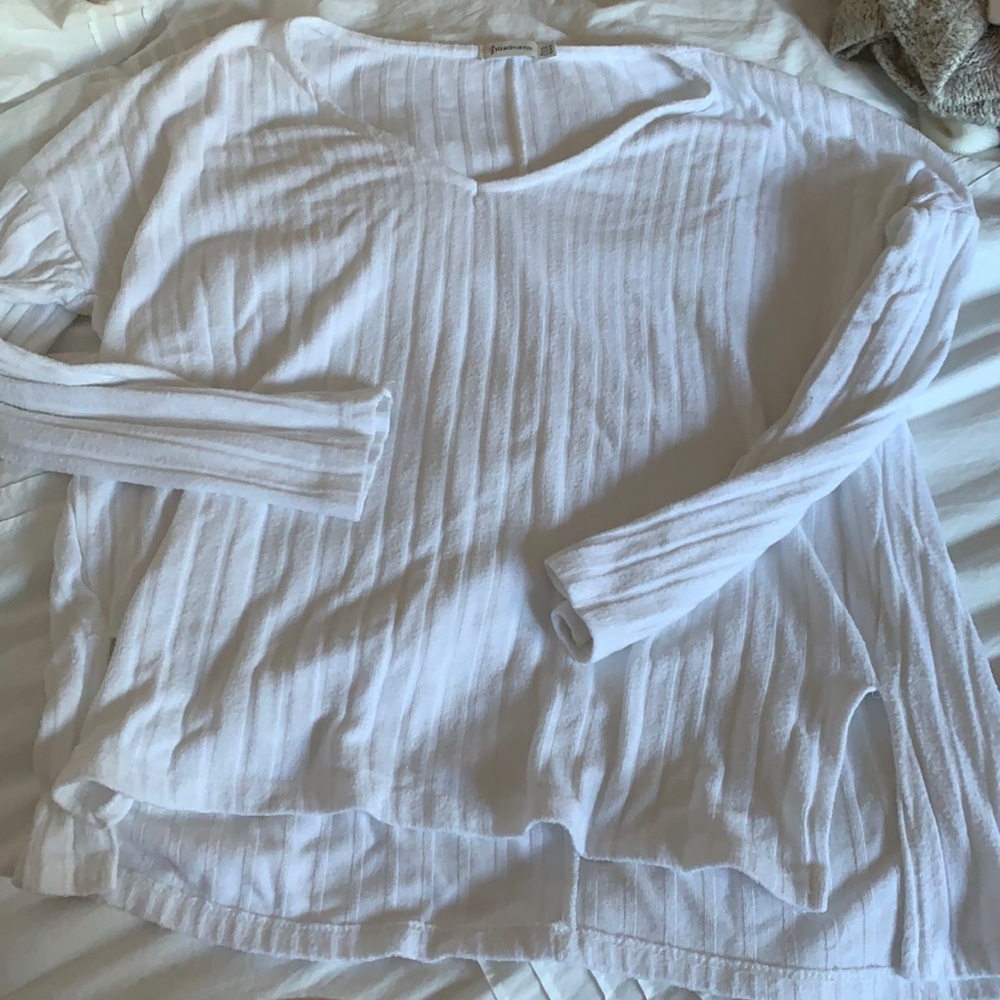 White long sleeve thin sweater